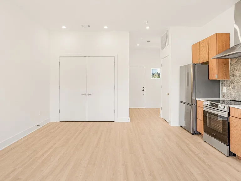 1310 Lischey Ave #204 — Photo 12