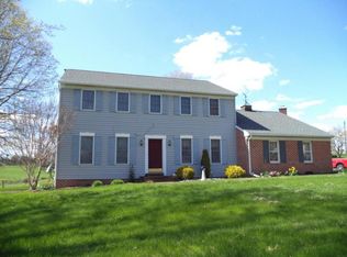 1716 Wheatland School Rd, Lancaster, PA 17602