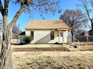 319 S 9th St, Chickasha, OK 73018