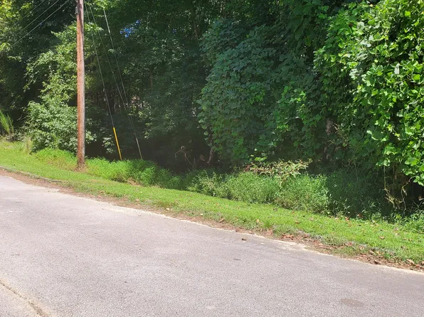 5059 Hidden Branch Dr, Sugar Hill, GA 30518