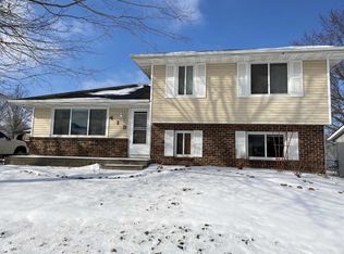 413 Thackeray Ave, Ames, IA 50014