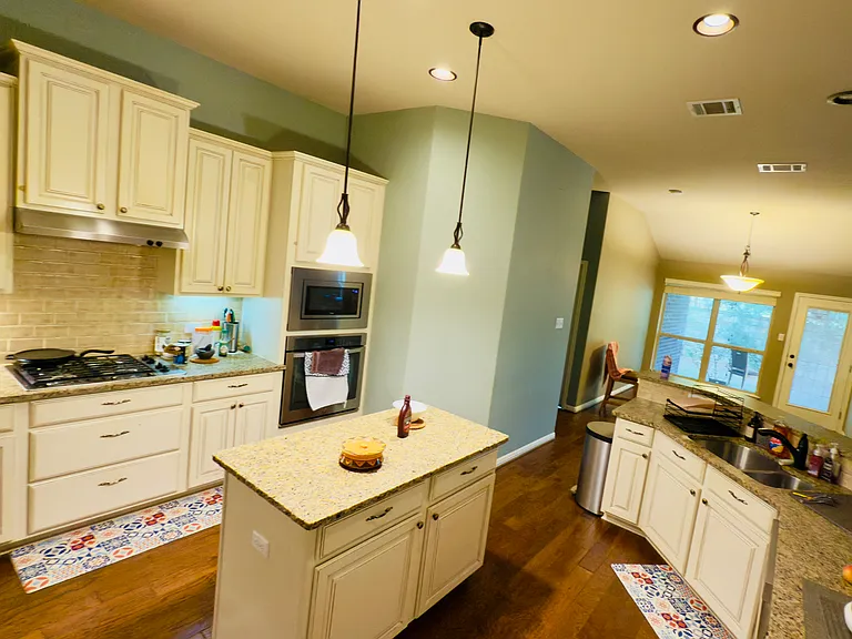 209 Monahans Dr — Photo 5