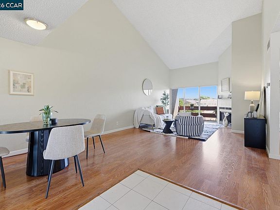 2nd image of 2121 Vale Rd APT 318
