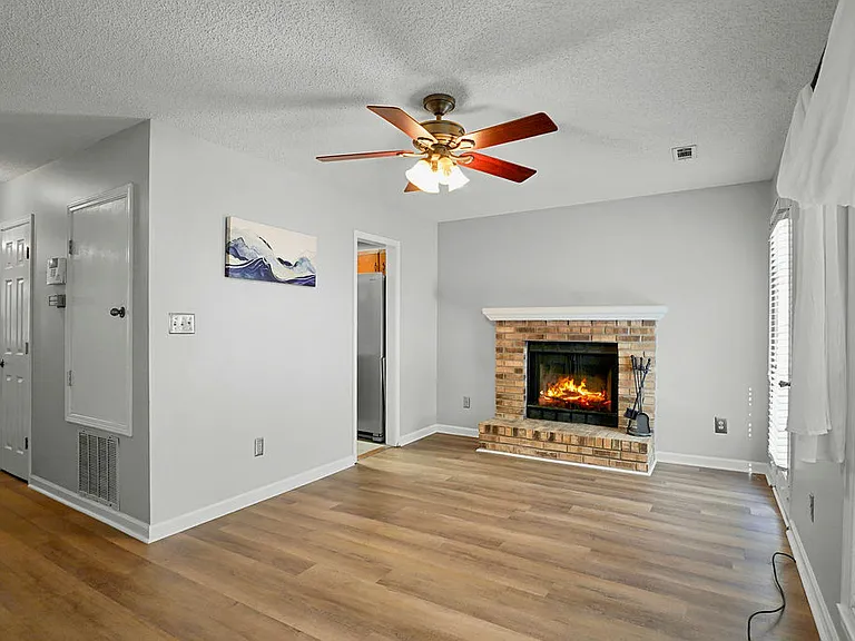 4601 Little River Rd — Photo 14
