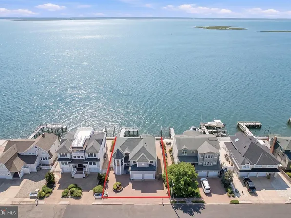 12204 N Old Whaling Ln, Brant Beach, NJ 08008