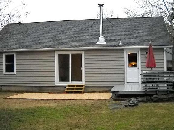 4th image of 103 Windsor Ave