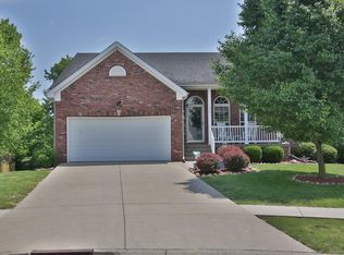 1037 Station Pointe Ln, Simpsonville, KY 40067