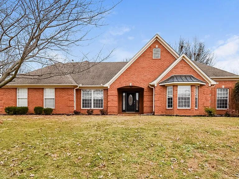 4480 Glenchase Dr — Photo 1