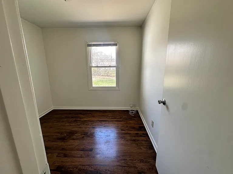 7315 Maple St — Photo 23