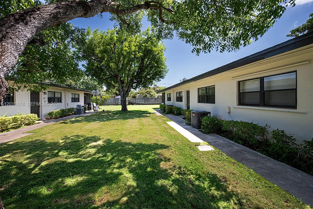 Building Photo - 8732 SW 145th St #8732