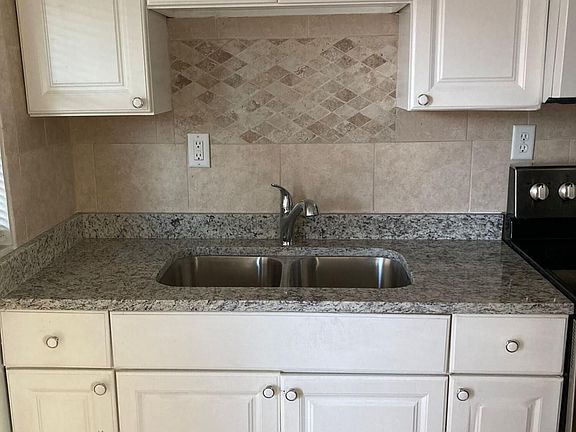 4th image of 5437 Luella St