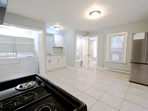 2nd image of 105 Clarendon St APT 2