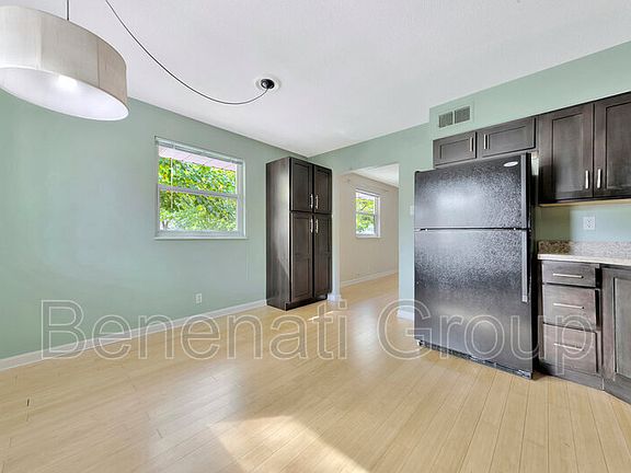 4th image of 2150 Alameda Ave #4