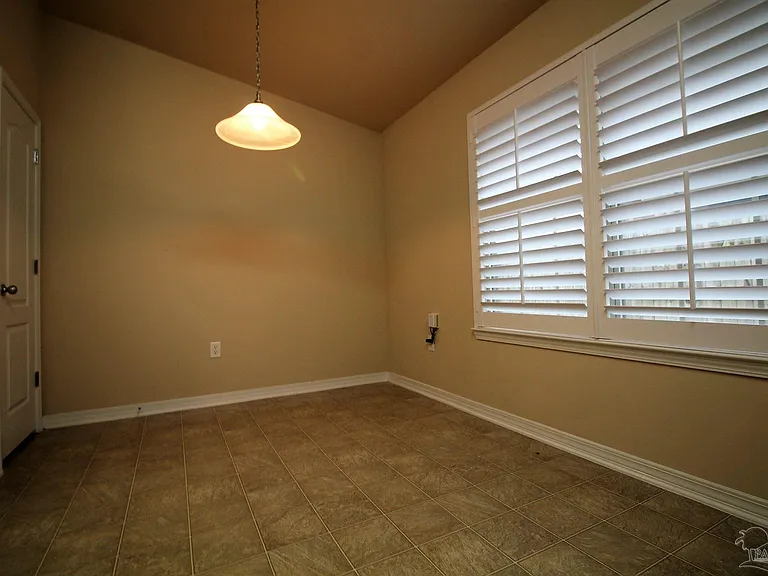 4479 Winona Ln — Photo 8