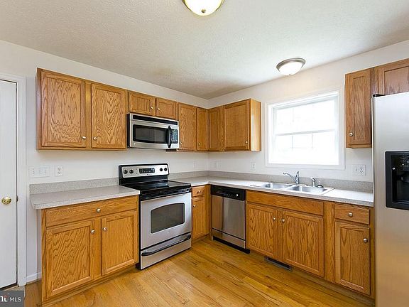 5th image of 708 Pheasant Dr