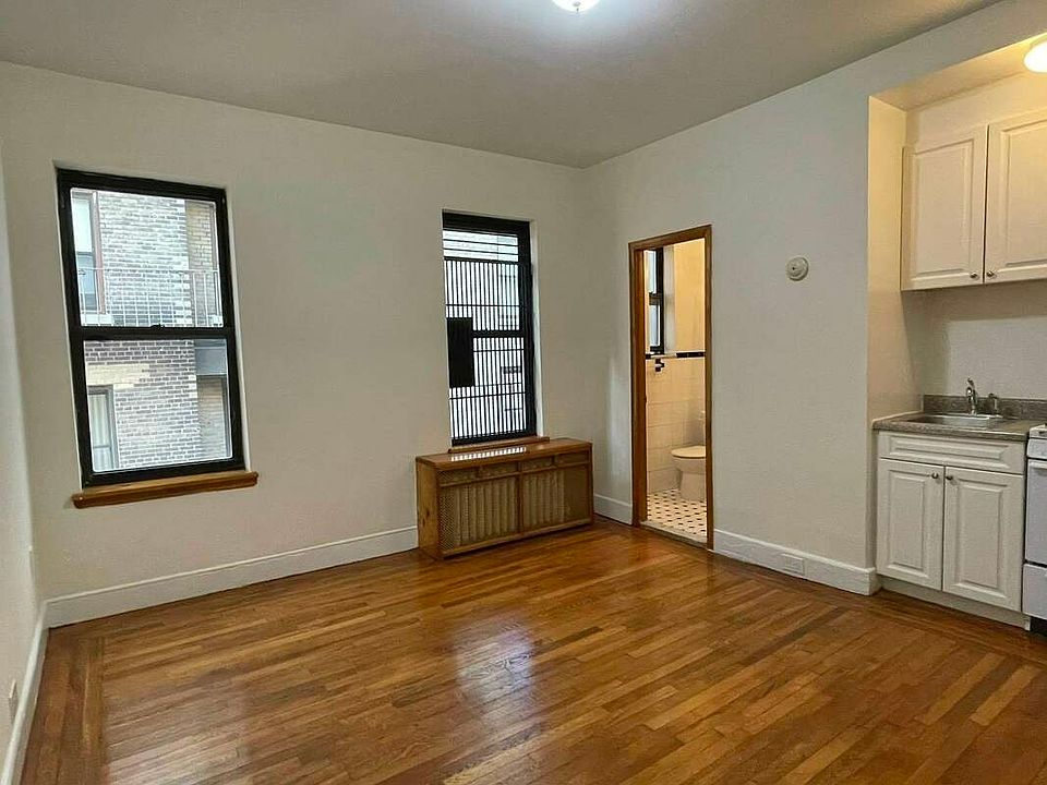 1st image of 22 W 77th St #54A