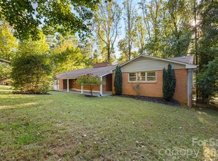 32 S Oak Forest Dr, Asheville, NC 28803