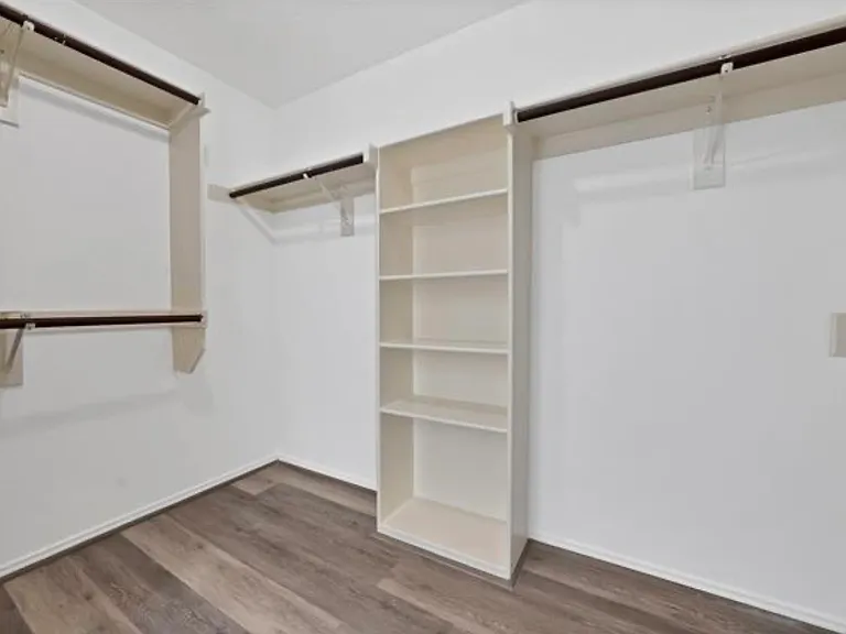 1002 Manassas Dr — Photo 27