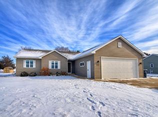 264 Jasmine Dr, Berlin, WI 54923