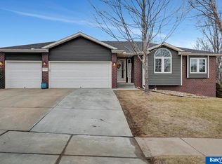 3220 Canyon Rd, Lincoln, NE 68516