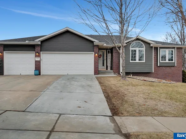 3220 Canyon Rd, Lincoln, NE 68516