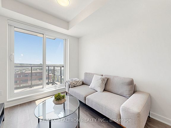 5th image of 130 River St #901