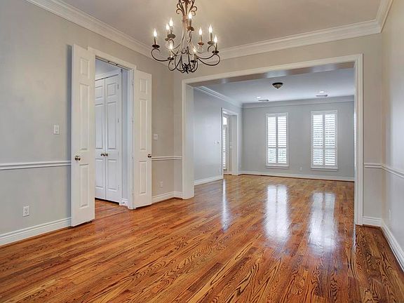 2nd image of 8426 N Hilshire Park Dr