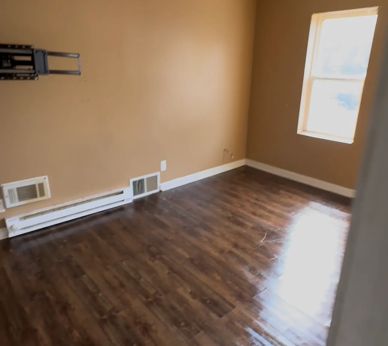 2 bed, 690 sqft, $1,100 — Photo 3