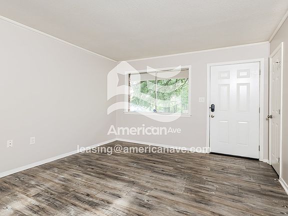 1416565_003_living_room_13718726.jpg