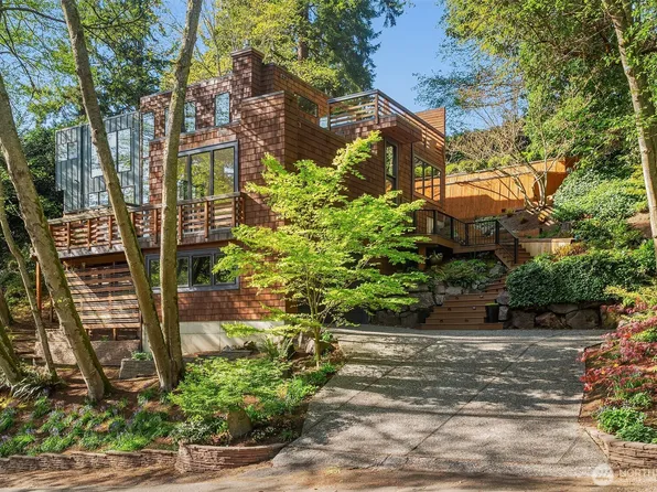 7215 175th Street SW, Edmonds, WA 98026