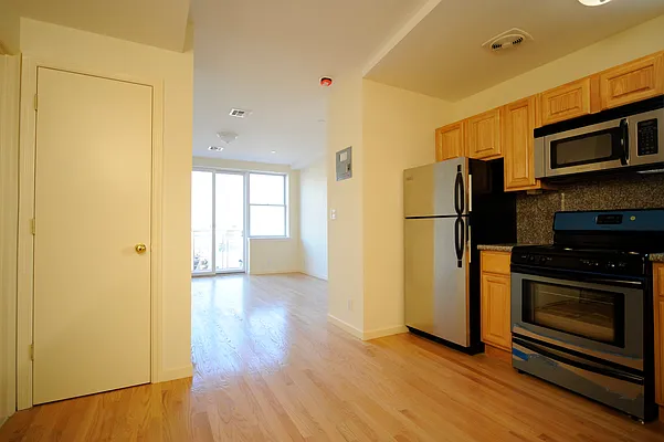 Rented by RES New York | media 25