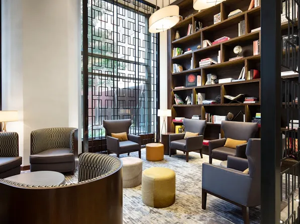 105 Duane Street image 9 of 14