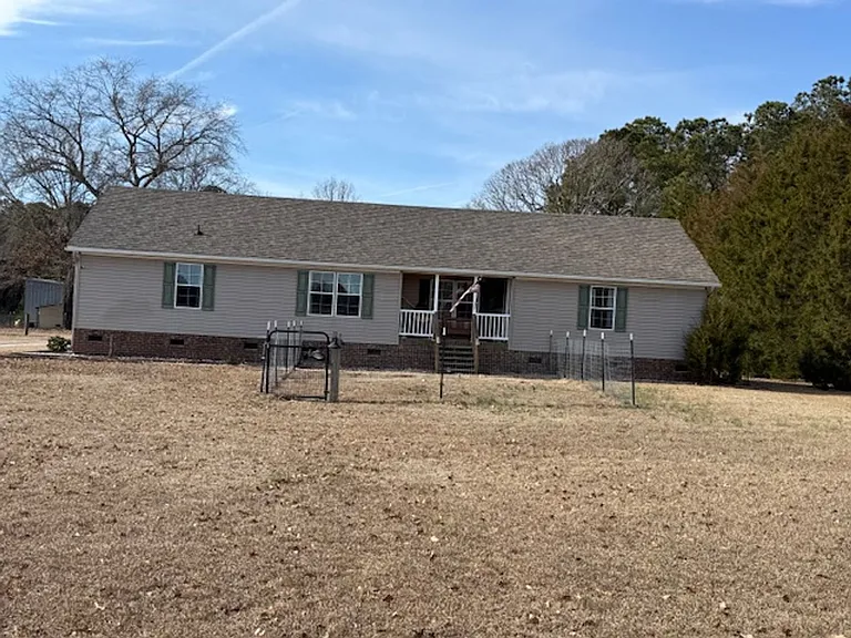 176 Old Fountain Rd — Photo 2