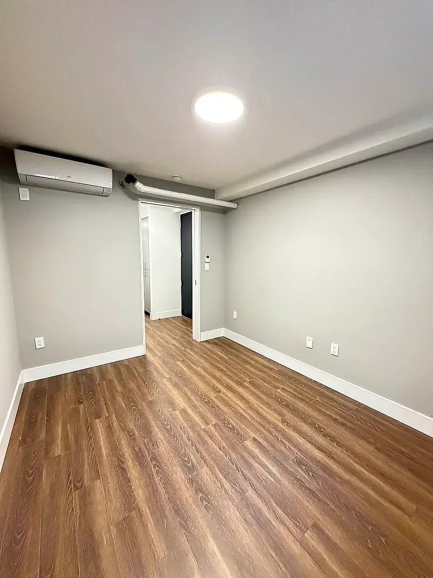 336 West 17th Street — Photo 2