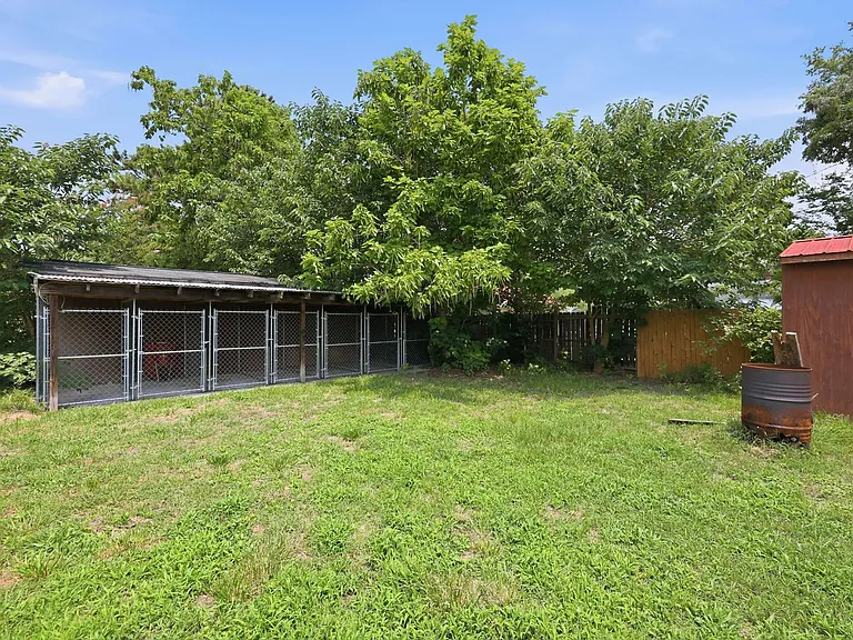 204 E H St — Photo 37