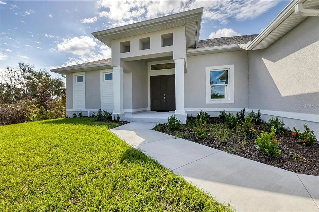 3 bed, 2.0 bath, 1900 sqft, $3,500 — Photo 2