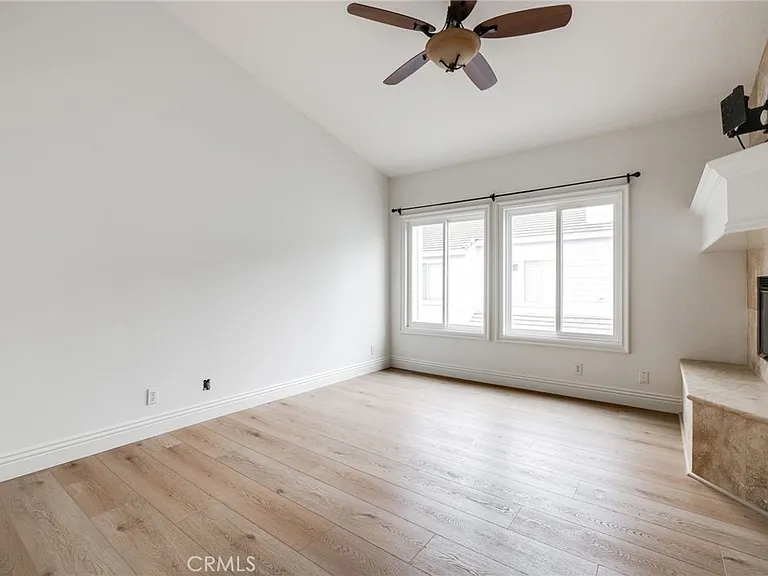 581 N Pageant Dr — Photo 12