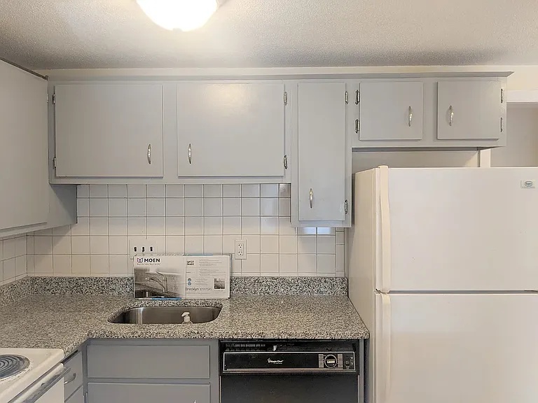 102 Alpine St #6 — Photo 8