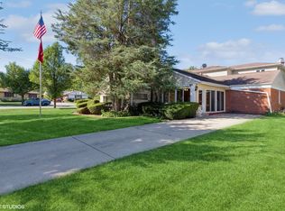 1192 Jeannette St, Des Plaines, IL 60016