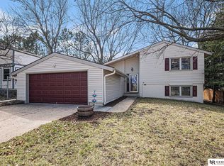 14823 Parker Plz, Omaha, NE 68154