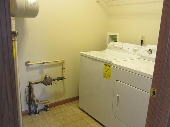 4th image of 167 W Center St
