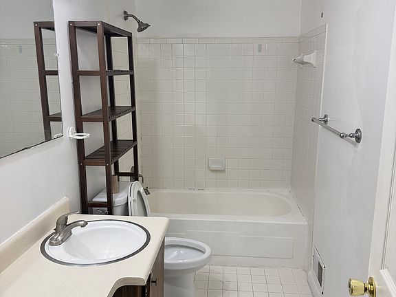 4th image of 9005 Watchlight Ct #9005