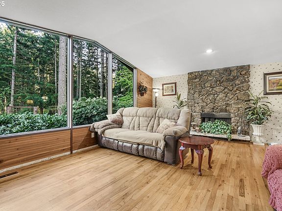 5th image of 23751 S Leisure Ln