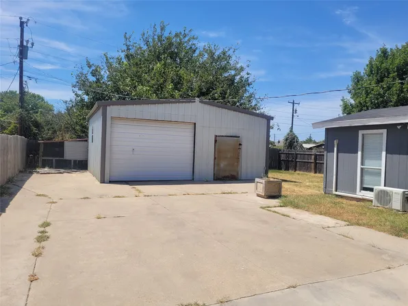 1921 Pelican Dr N, Azle, TX 76020