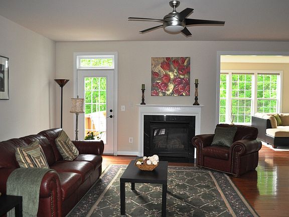 2nd image of 4715 Cochran Pl