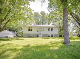 489 4th St SW, Forest Lake, MN 55025