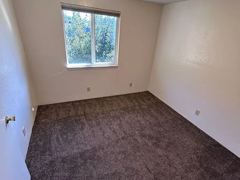 77287 Highway 101 — Photo 11