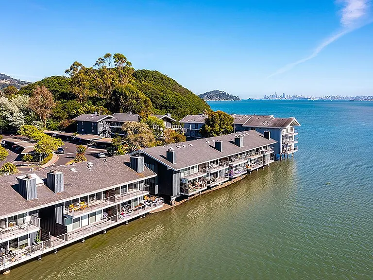 The Cove at Tiburon — Photo 17
