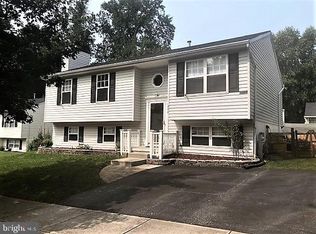 204 Knoll Ct, Pasadena, MD 21122