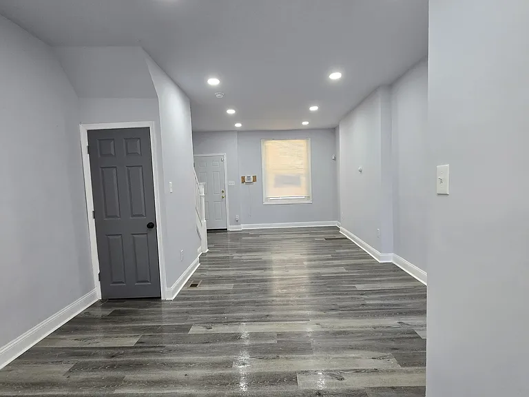 2825 W Clementine St — Photo 6